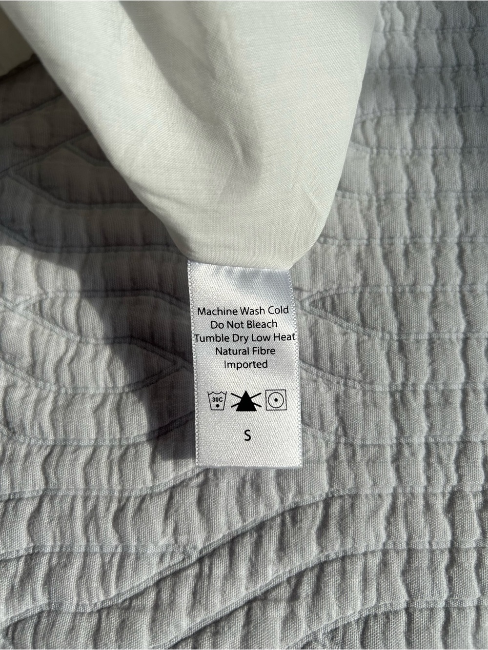 NWT Anna Rae Ruffle Eyelet Blouse in White - Picture 8 of 8